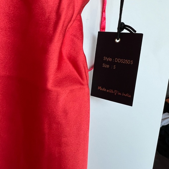 Red satin maxi dress - Picture 3 of 3